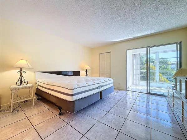 $1,750 | 3102 Portofino Point, Unit J3, Coconut Creek, FL 33066