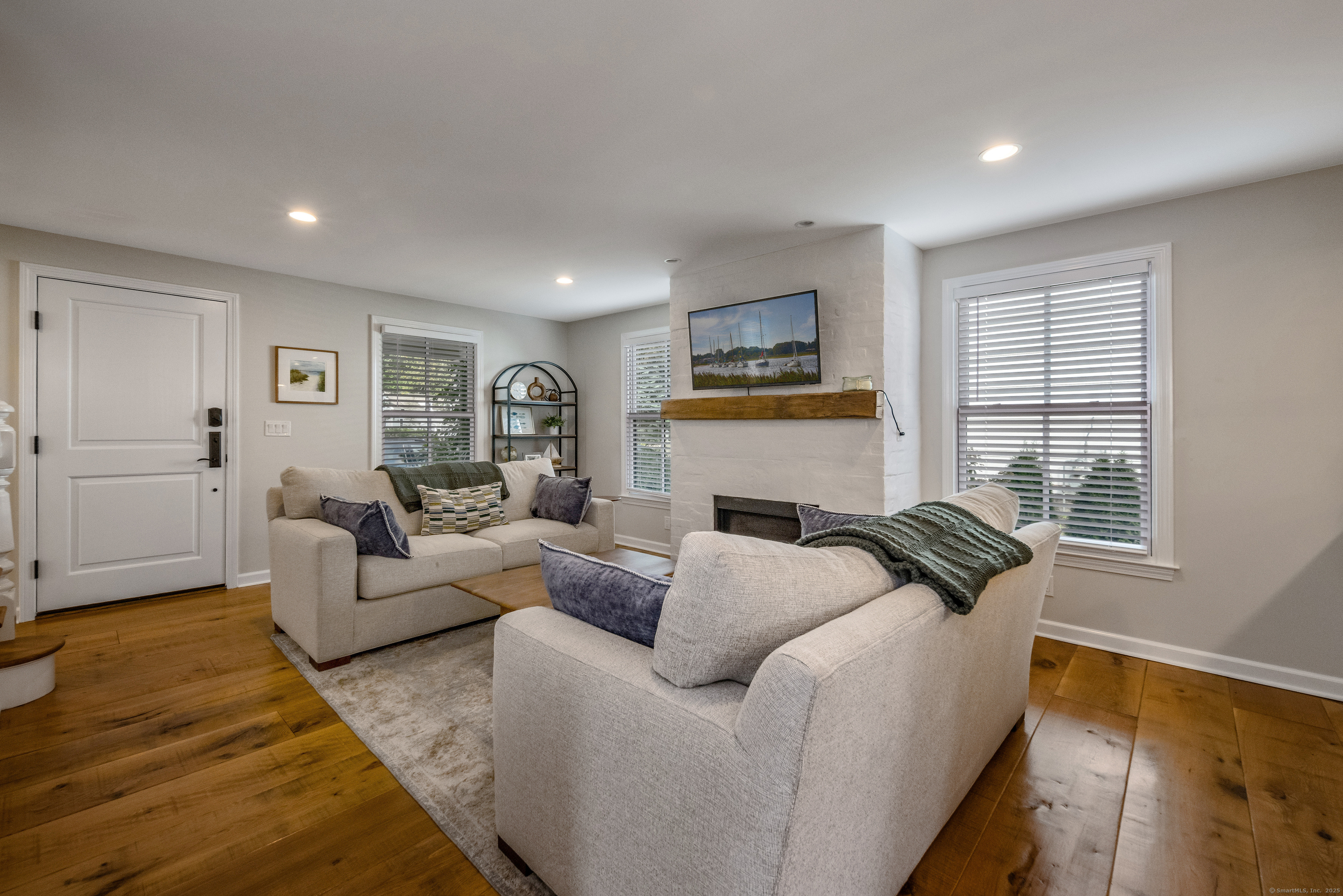 41 Liberty Street Madison, CT 06443 - Photo 15 of 36 Cozy living room