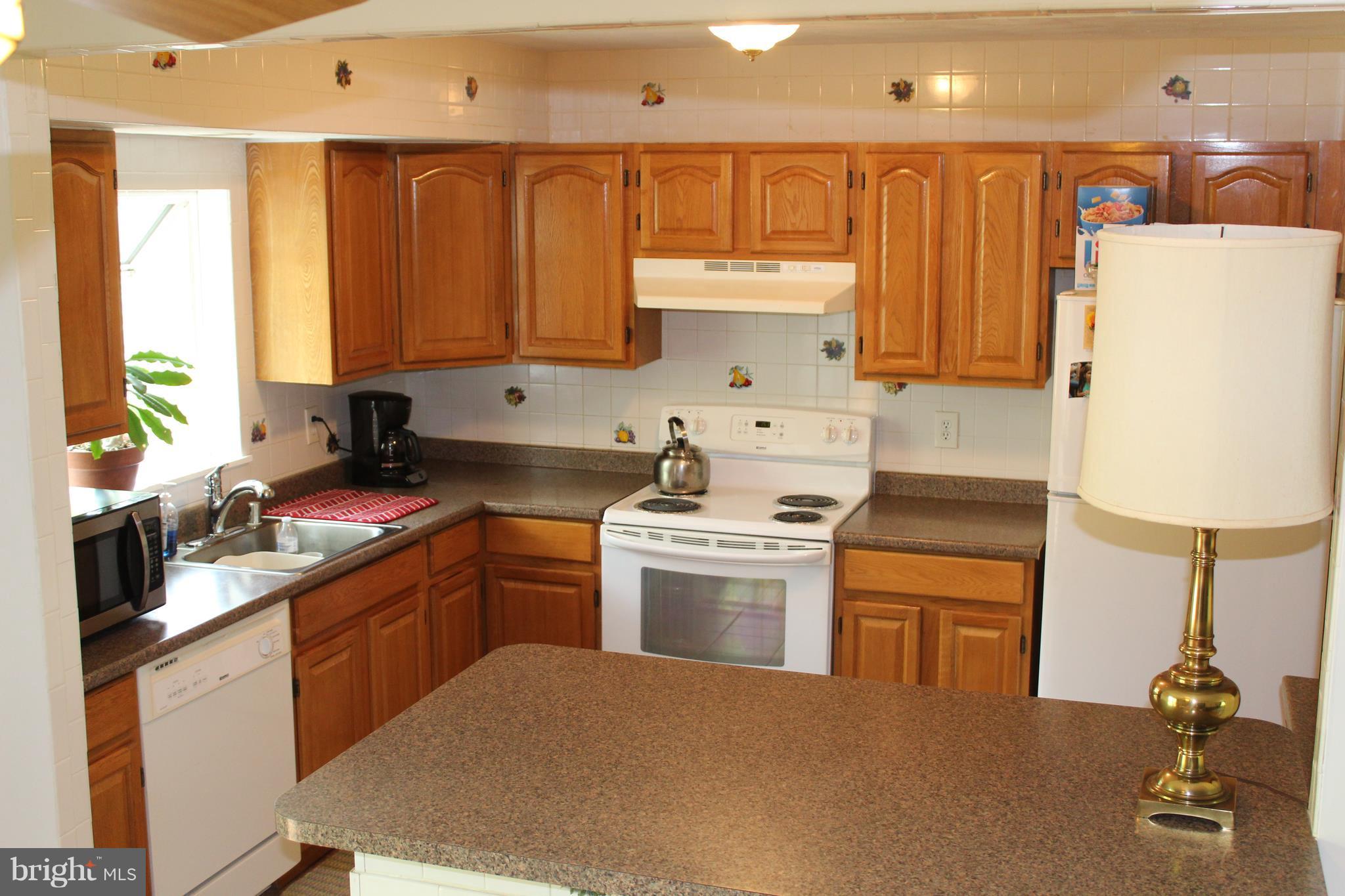 175 Waldo Road Pasadena, MD 21122 - Photo 12 of 30 Kitchen