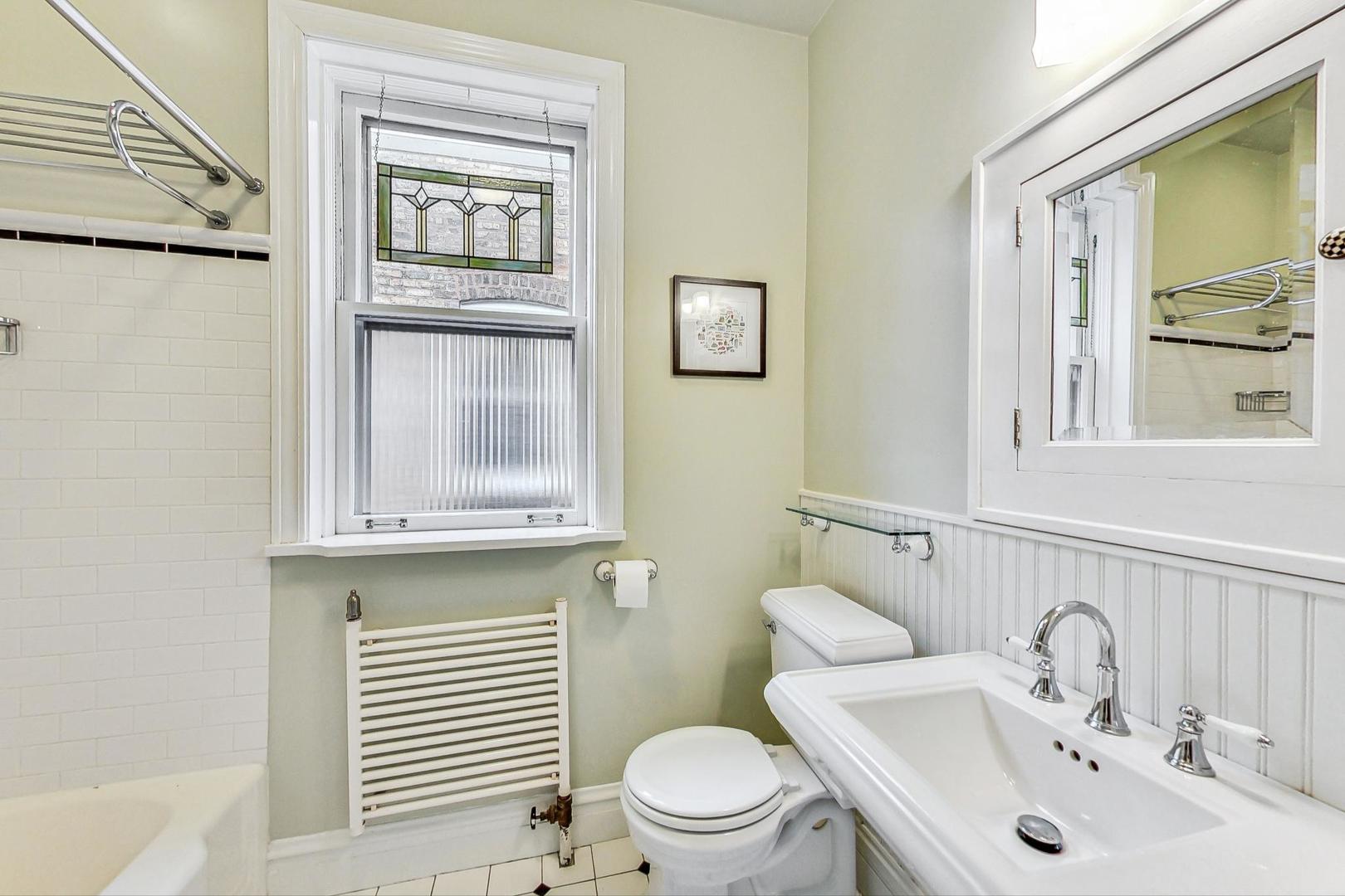 813 Ridge Avenue, Unit 3 Evanston, IL 60202 - Photo 15 of 23 Gallery Image 15