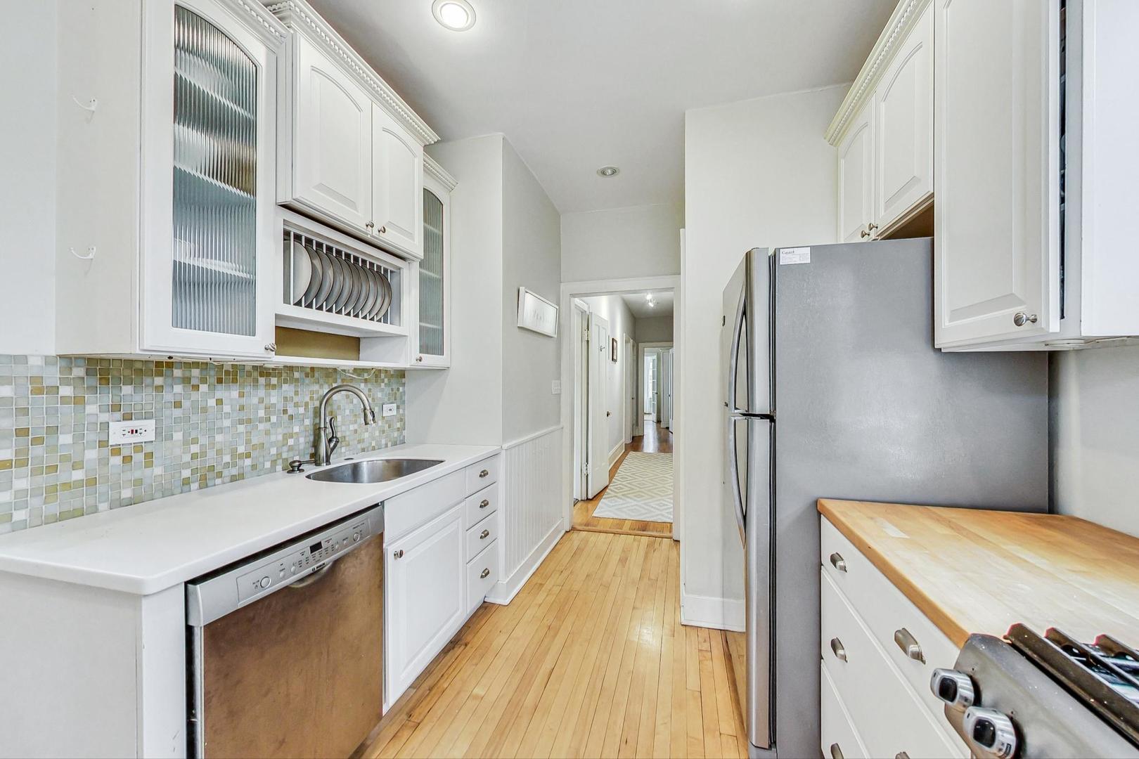 813 Ridge Avenue, Unit 3 Evanston, IL 60202 - Photo 6 of 23 Gallery Image 6
