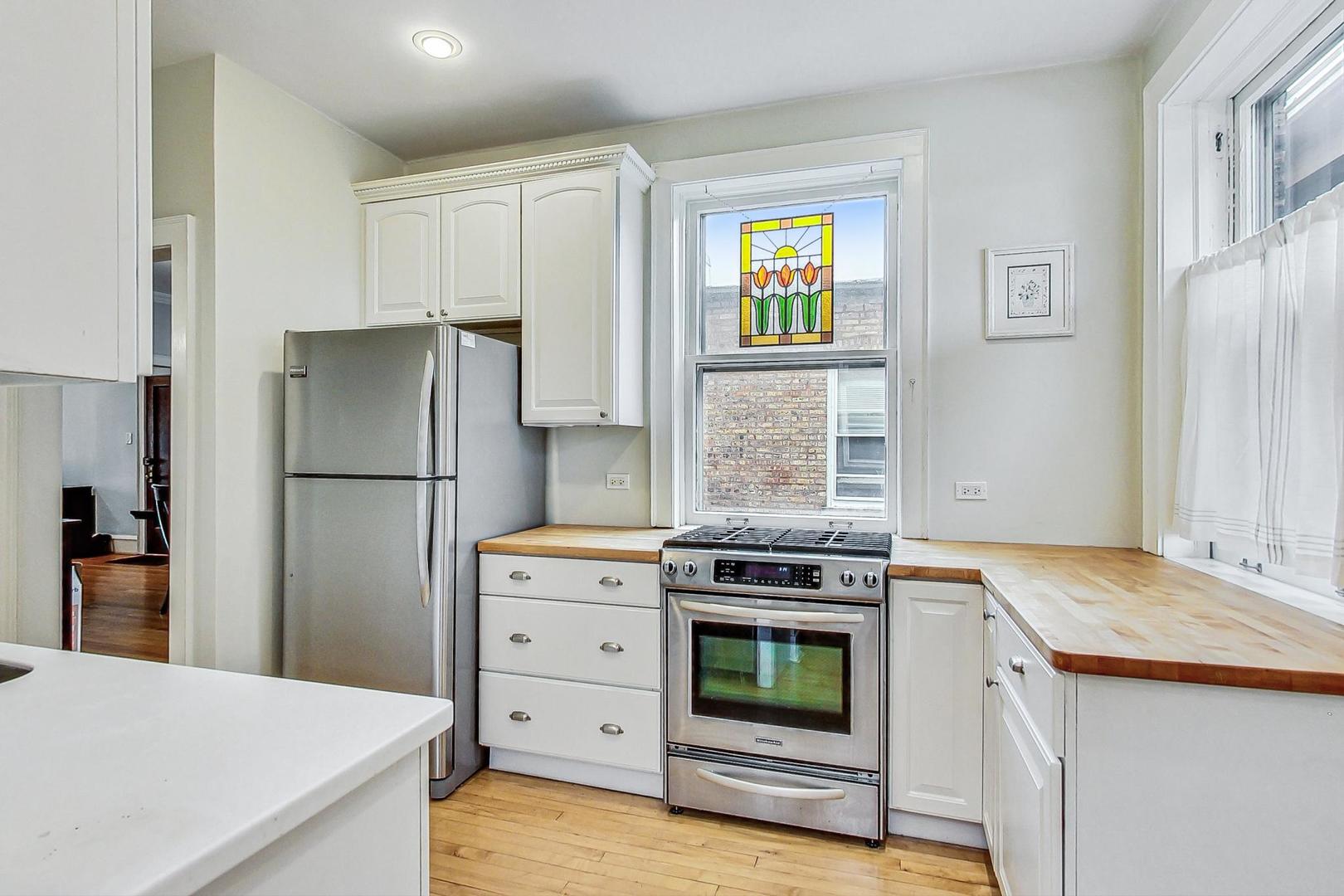 813 Ridge Avenue, Unit 3 Evanston, IL 60202 - Photo 8 of 23 Gallery Image 8