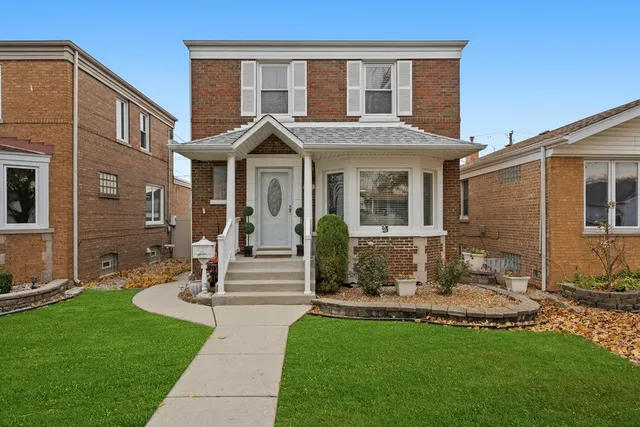 $379,900 | 6123 South Meade Avenue, Chicago, IL 60638
