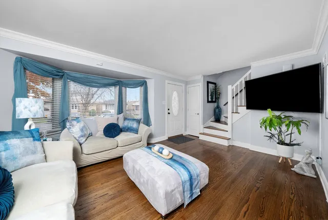 $379,900 | 6123 South Meade Avenue, Chicago, IL 60638