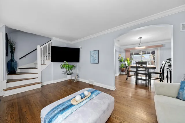 $379,900 | 6123 South Meade Avenue, Chicago, IL 60638