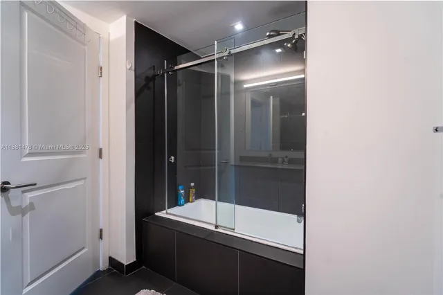 $439,000 | 1600 Northeast 1st Avenue, Unit 1412, Miami, FL 33132