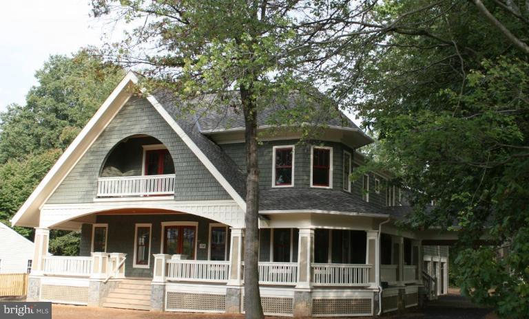 108 Kingsley Road Southeast Vienna, VA 22180 - Photo 1 of 9 CLASSIC CRAFTSMAN