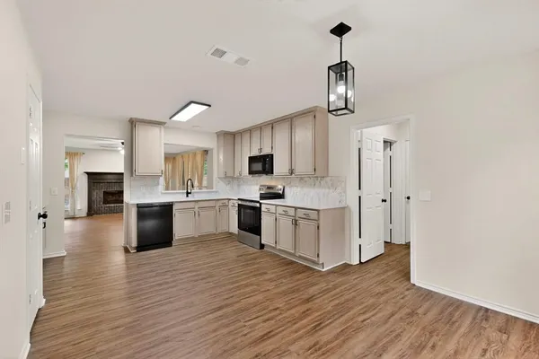 $2,890 | 10201 Napa Valley Drive, Frisco, TX 75035