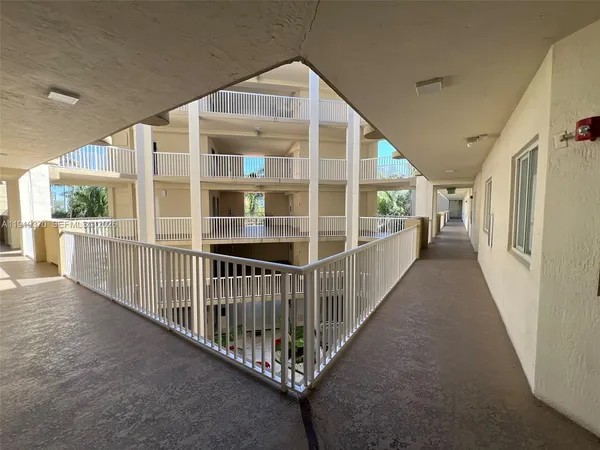 $4,170 | 10720 Northwest 66th Street, Unit 308, Doral, FL 33178