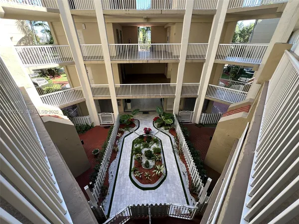 $4,170 | 10720 Northwest 66th Street, Unit 308, Doral, FL 33178