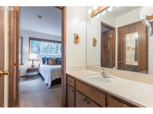 3625 Southwest Patton Road Portland, OR 97221 - Photo 13 of 32