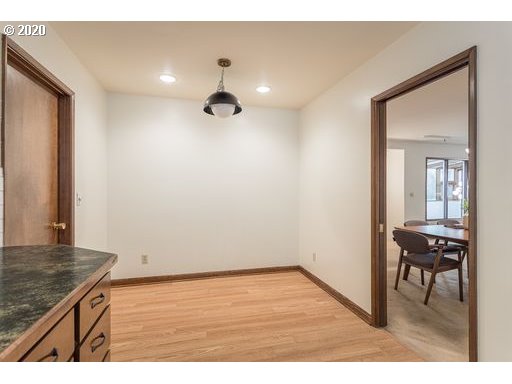 3625 Southwest Patton Road Portland, OR 97221 - Photo 19 of 32
