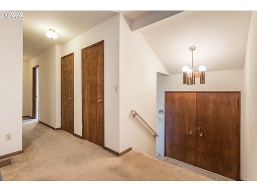 3625 Southwest Patton Road Portland, OR 97221 - Photo 3 of 32