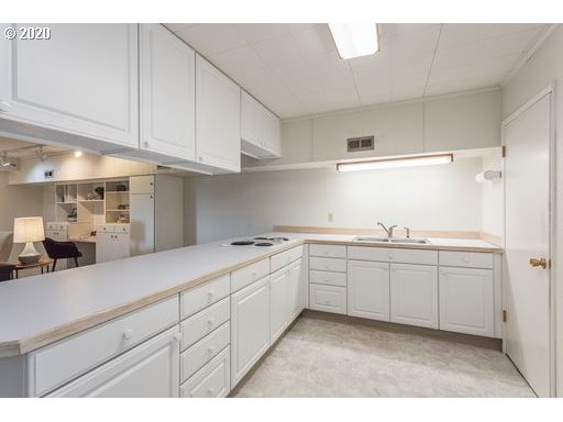 3625 Southwest Patton Road Portland, OR 97221 - Photo 25 of 32