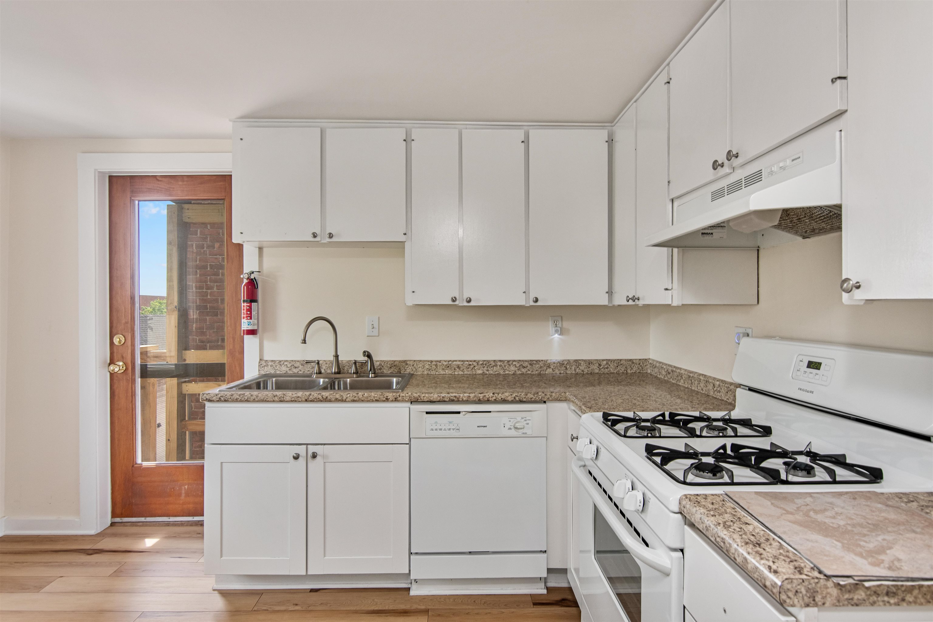 89 College Street, Unit A2 Burlington, VT 05401 - Photo 16 of 38