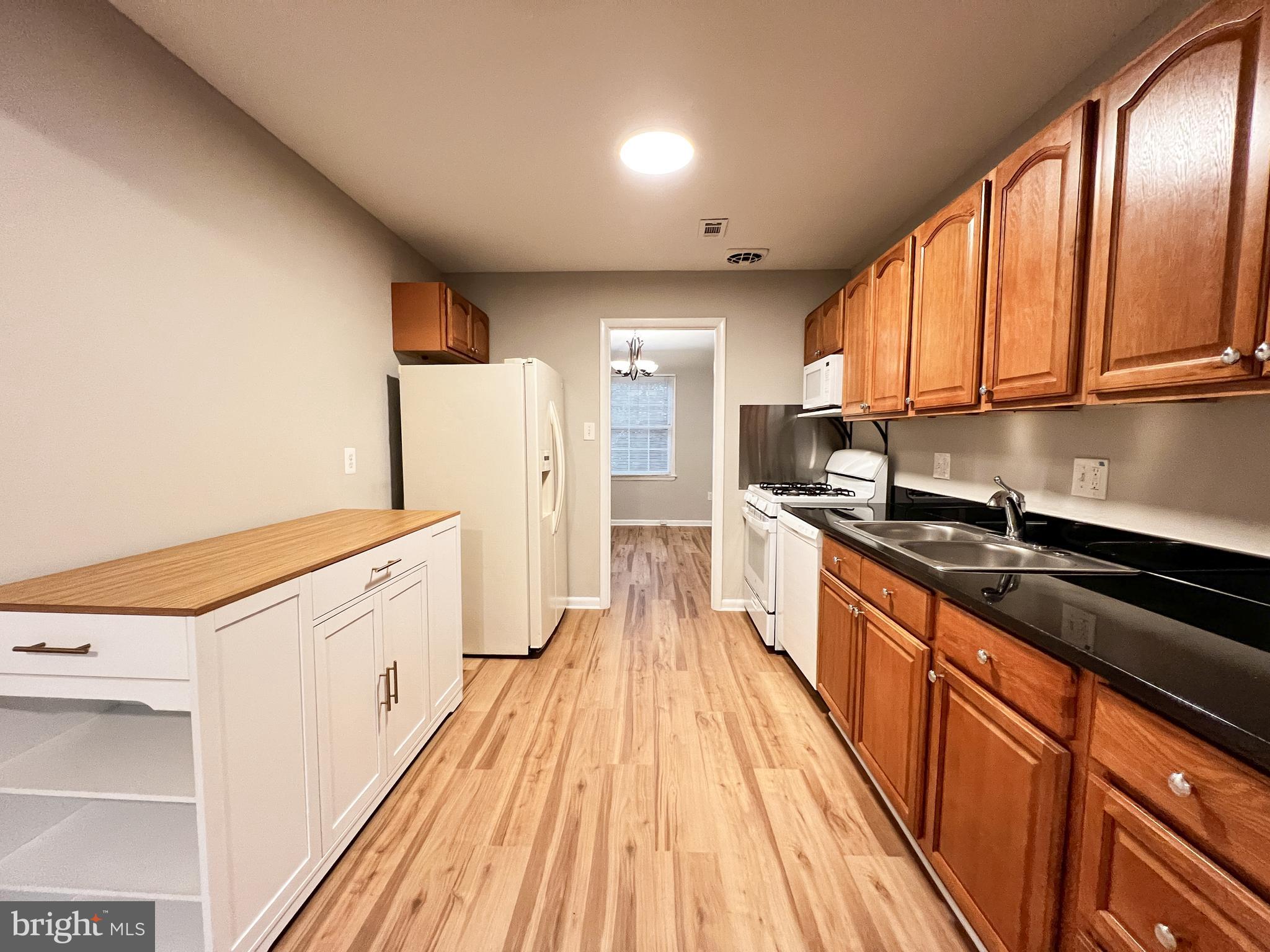 10863 Bucknell Drive Silver Spring, MD 20902 - Photo 7 of 29 Kitchen