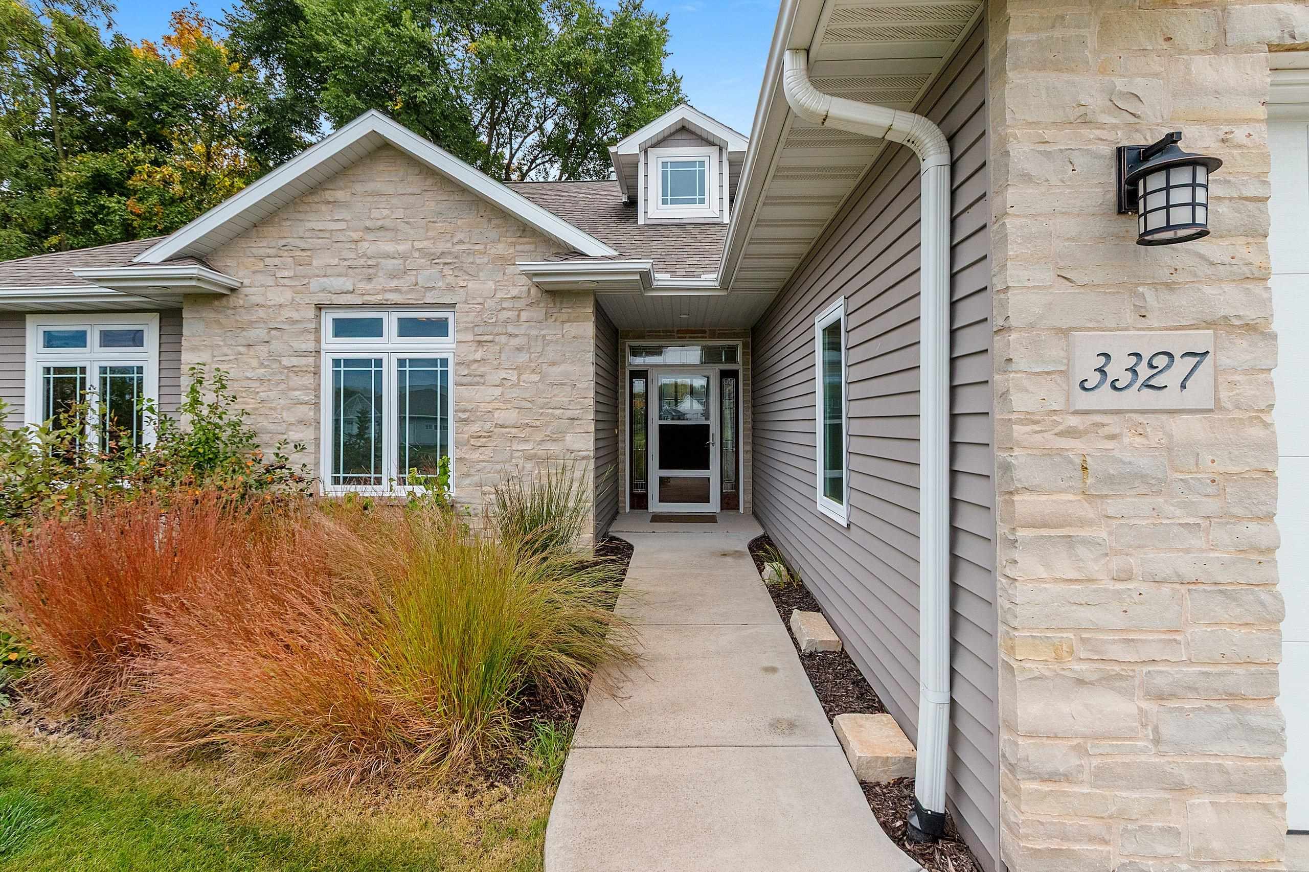 3327 Largo Ridge Drive Green Bay, WI 54311 - Photo 2 of 71