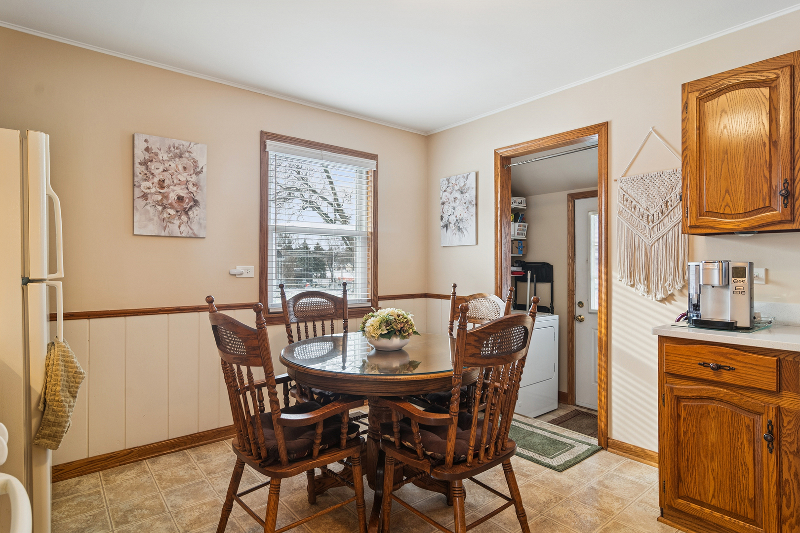 3407 Pheasant Drive Rolling Meadows, IL 60008 - Photo 6 of 16 a dining room with furniture and window