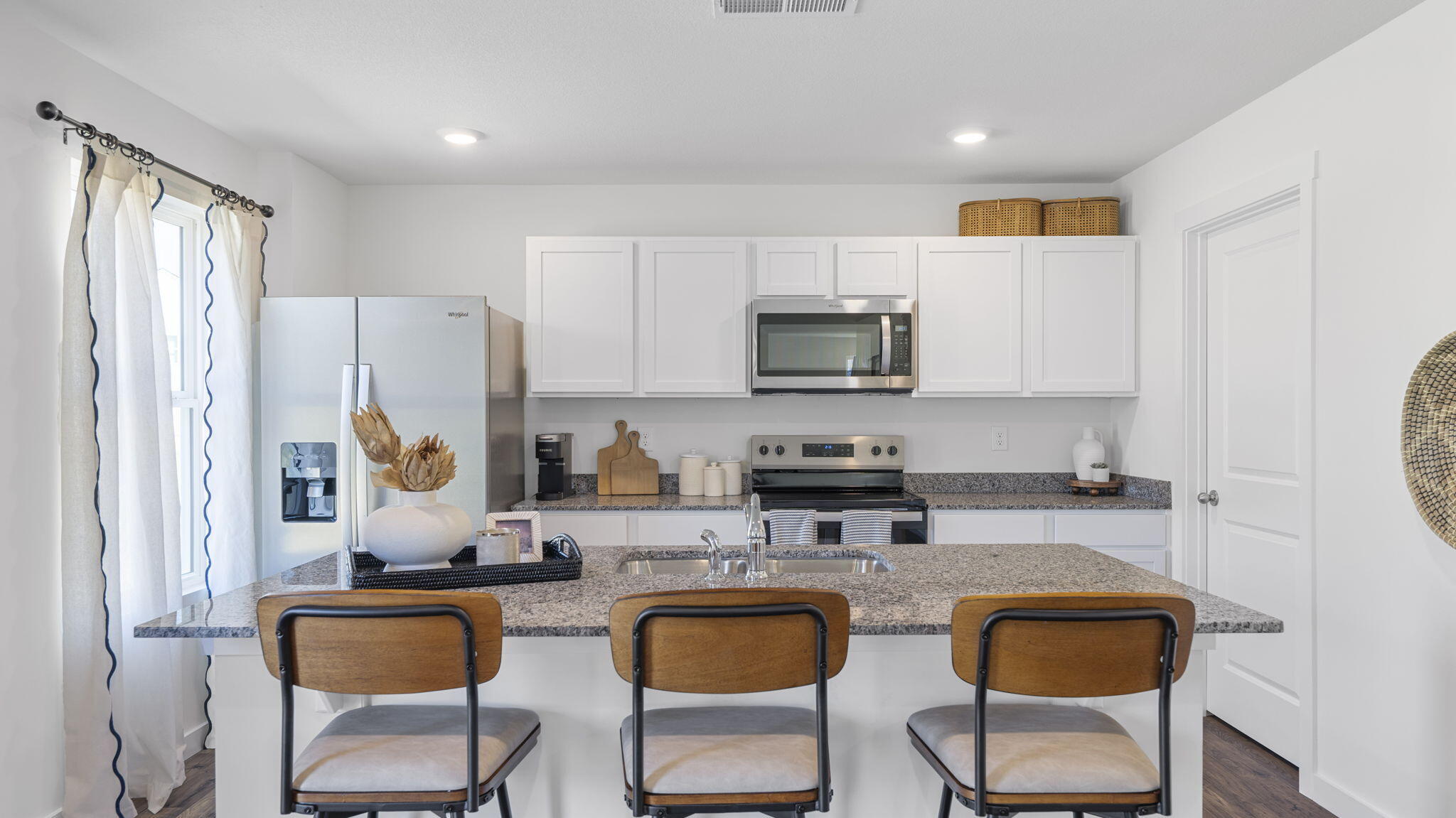 454 Fox Den Circle Dalton, GA 30721 - Photo 3 of 31 17-web-or-mls-DSC_4189