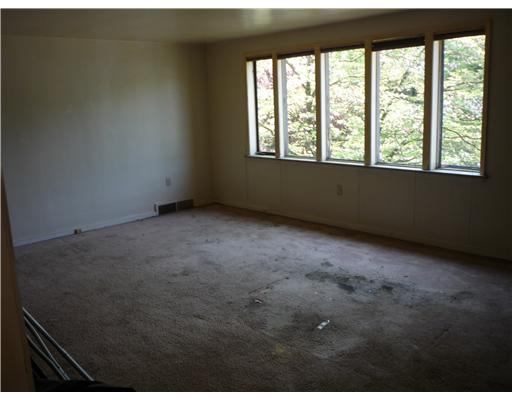 1437 Ridge Avenue Coraopolis, PA 15108 - Photo 7 of 13 Living Room.