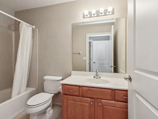 $599,500 | 4902 Steeplechase Court, Unit 35, Eagan, MN 55122