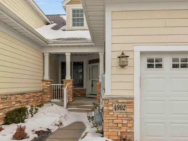 $599,500 | 4902 Steeplechase Court, Unit 35, Eagan, MN 55122