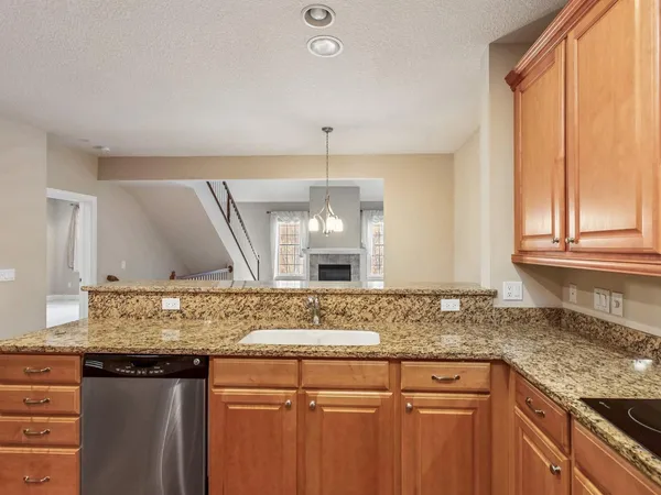 $599,500 | 4902 Steeplechase Court, Unit 35, Eagan, MN 55122