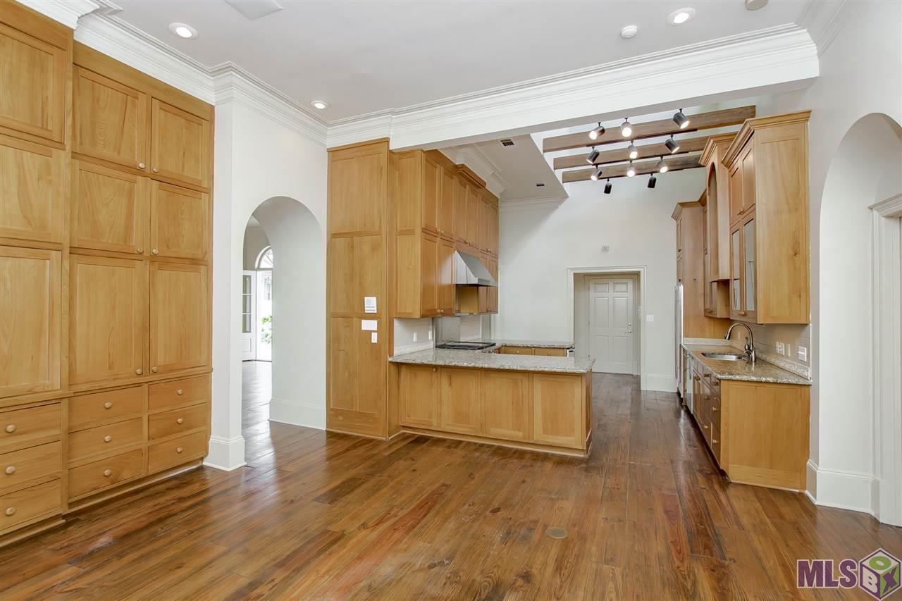 7958 Walden Road Baton Rouge, LA 70808 - Photo 34 of 48 Keeping Room & Kitchen