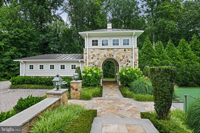 $15,000,000 | 11100 Kings Cavalier Court, Oakton, VA 22124