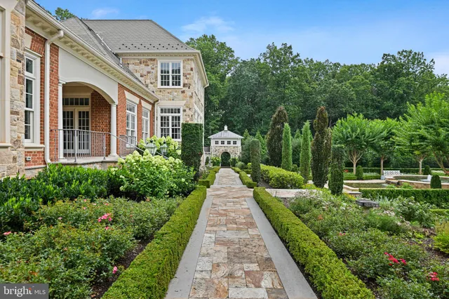 $15,000,000 | 11100 Kings Cavalier Court, Oakton, VA 22124
