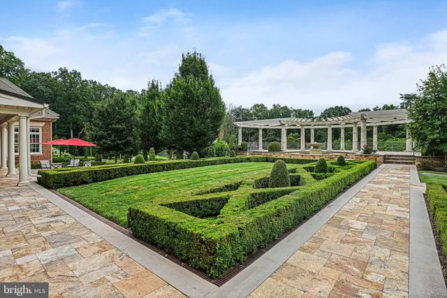 $15,000,000 | 11100 Kings Cavalier Court, Oakton, VA 22124