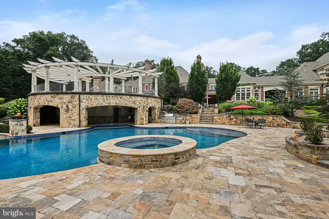 $15,000,000 | 11100 Kings Cavalier Court, Oakton, VA 22124