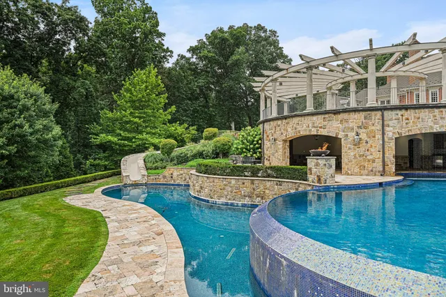 $15,000,000 | 11100 Kings Cavalier Court, Oakton, VA 22124