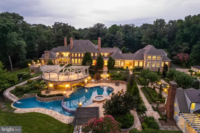 $15,000,000 | 11100 Kings Cavalier Court, Oakton, VA 22124