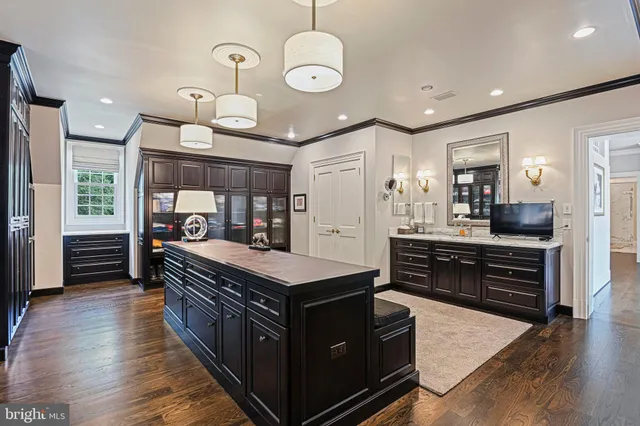 $15,000,000 | 11100 Kings Cavalier Court, Oakton, VA 22124