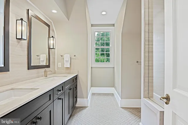 $15,000,000 | 11100 Kings Cavalier Court, Oakton, VA 22124