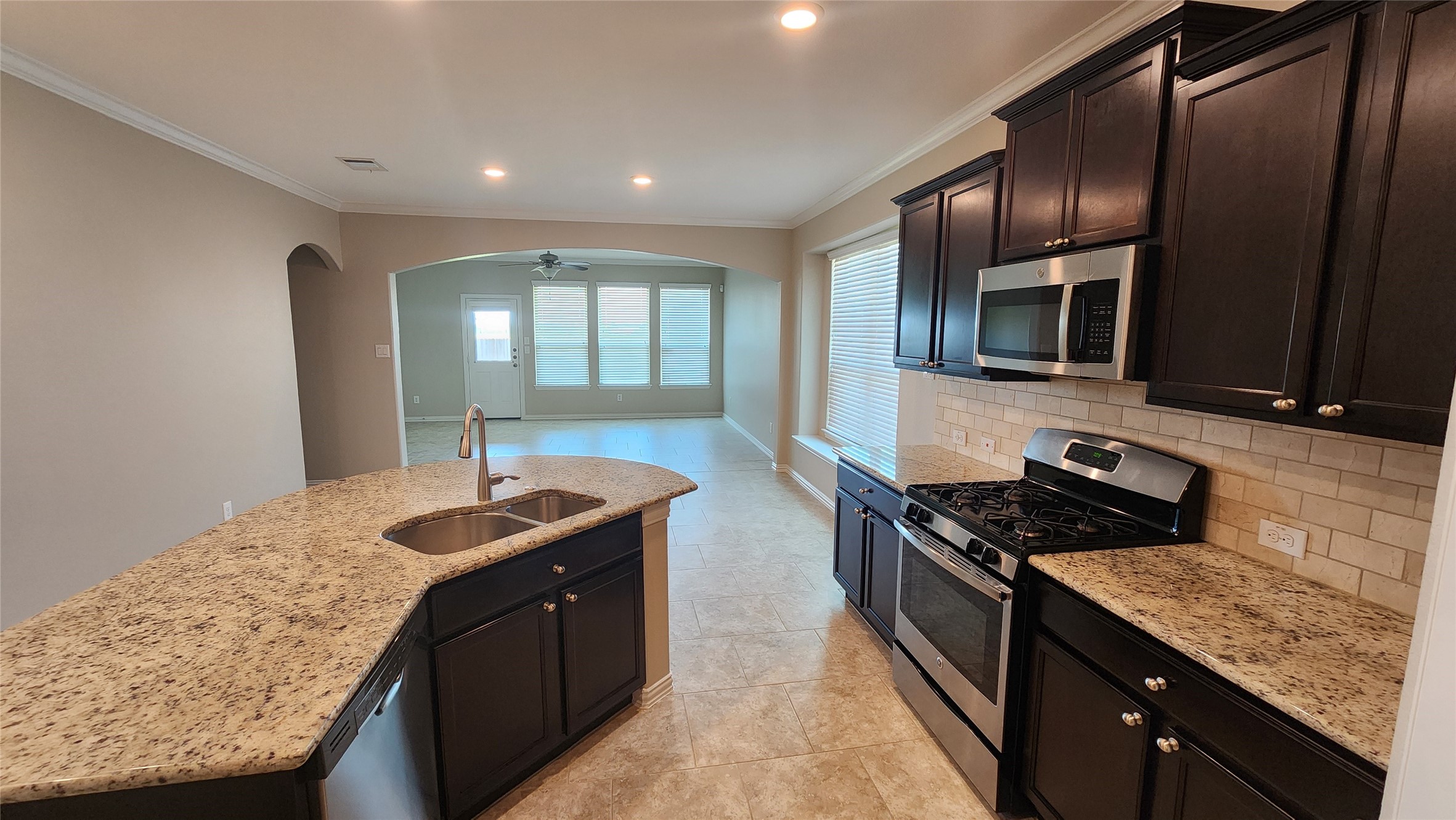 18428 Blush Rose Road Pflugerville, TX 78660 - Photo 13 of 32