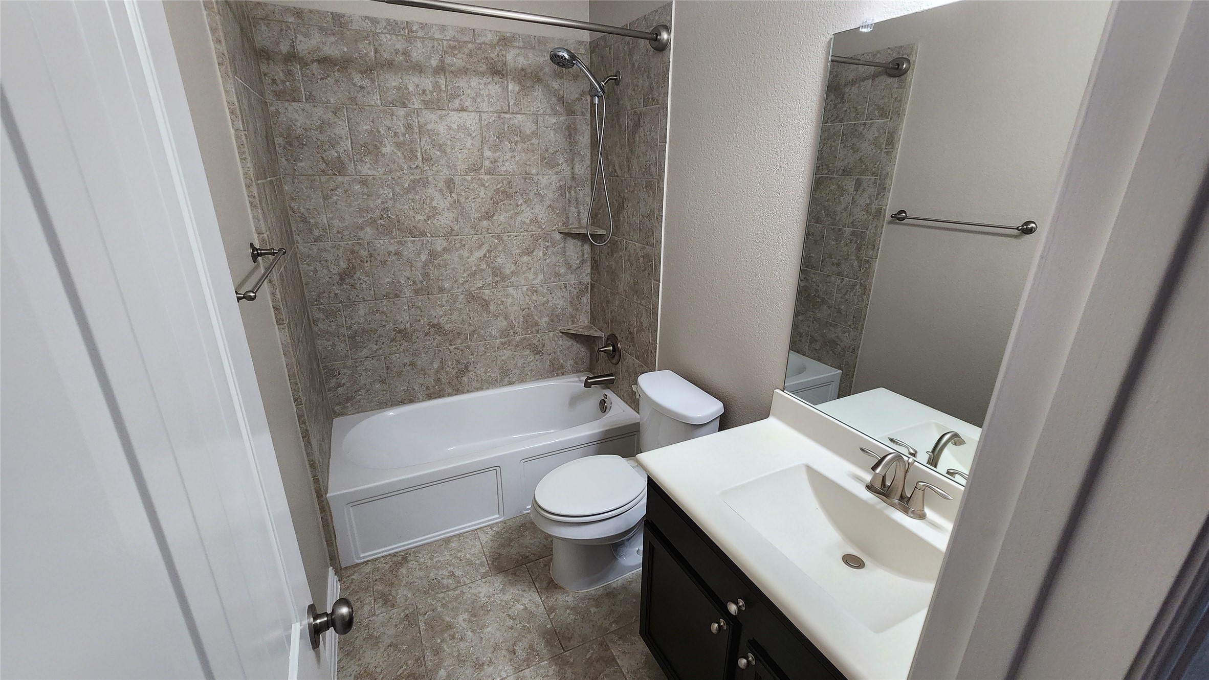 18428 Blush Rose Road Pflugerville, TX 78660 - Photo 9 of 32 Hall Bath