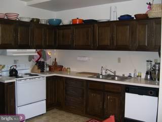 2 F Fairway Road, Unit F Reading, PA 19607 - Photo 5 of 6 Gallery Image 5