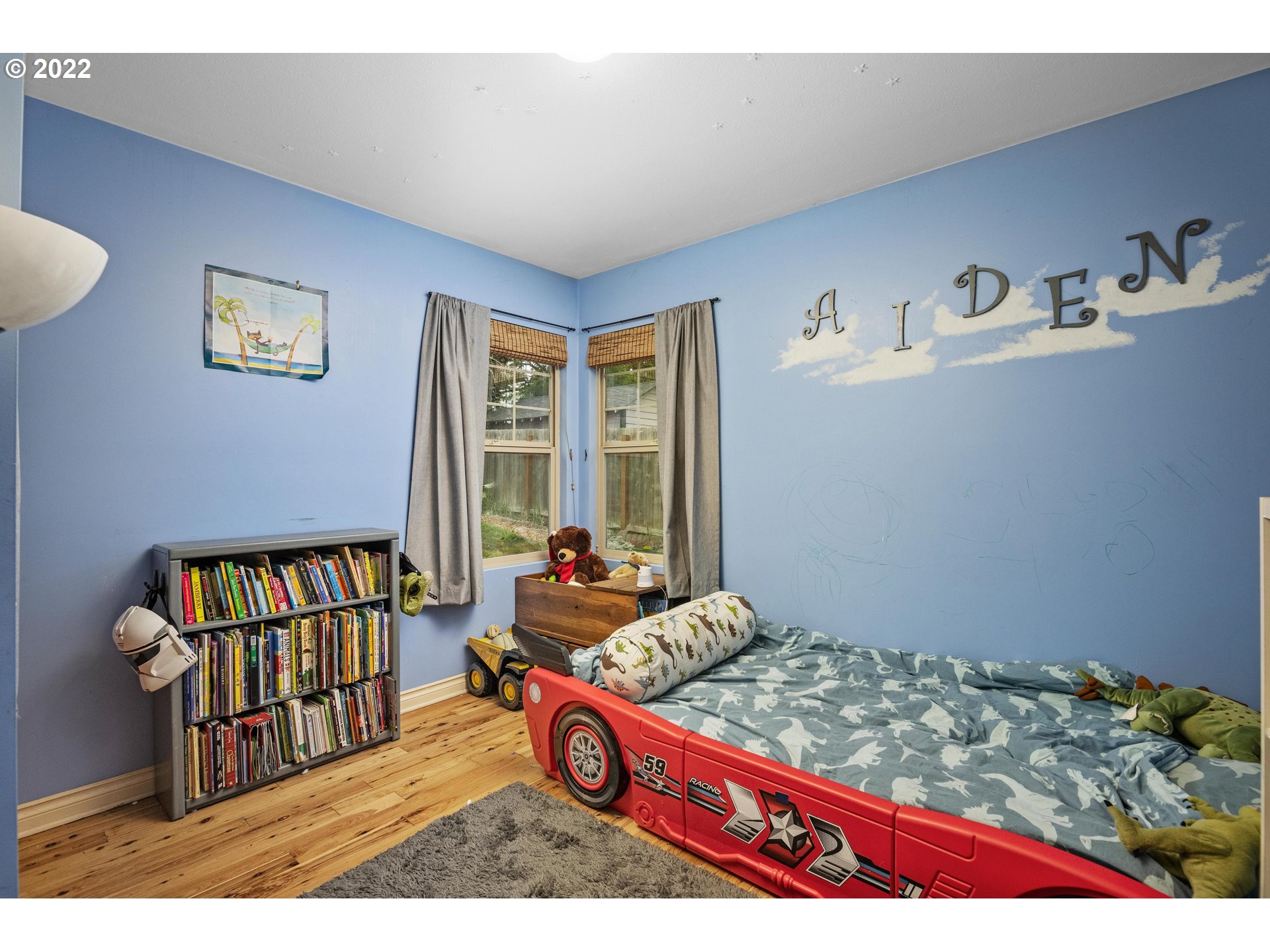 12855 Southwest Douglas Street Portland, OR 97225 - Photo 13 of 32 a view of a livingroom with furniture