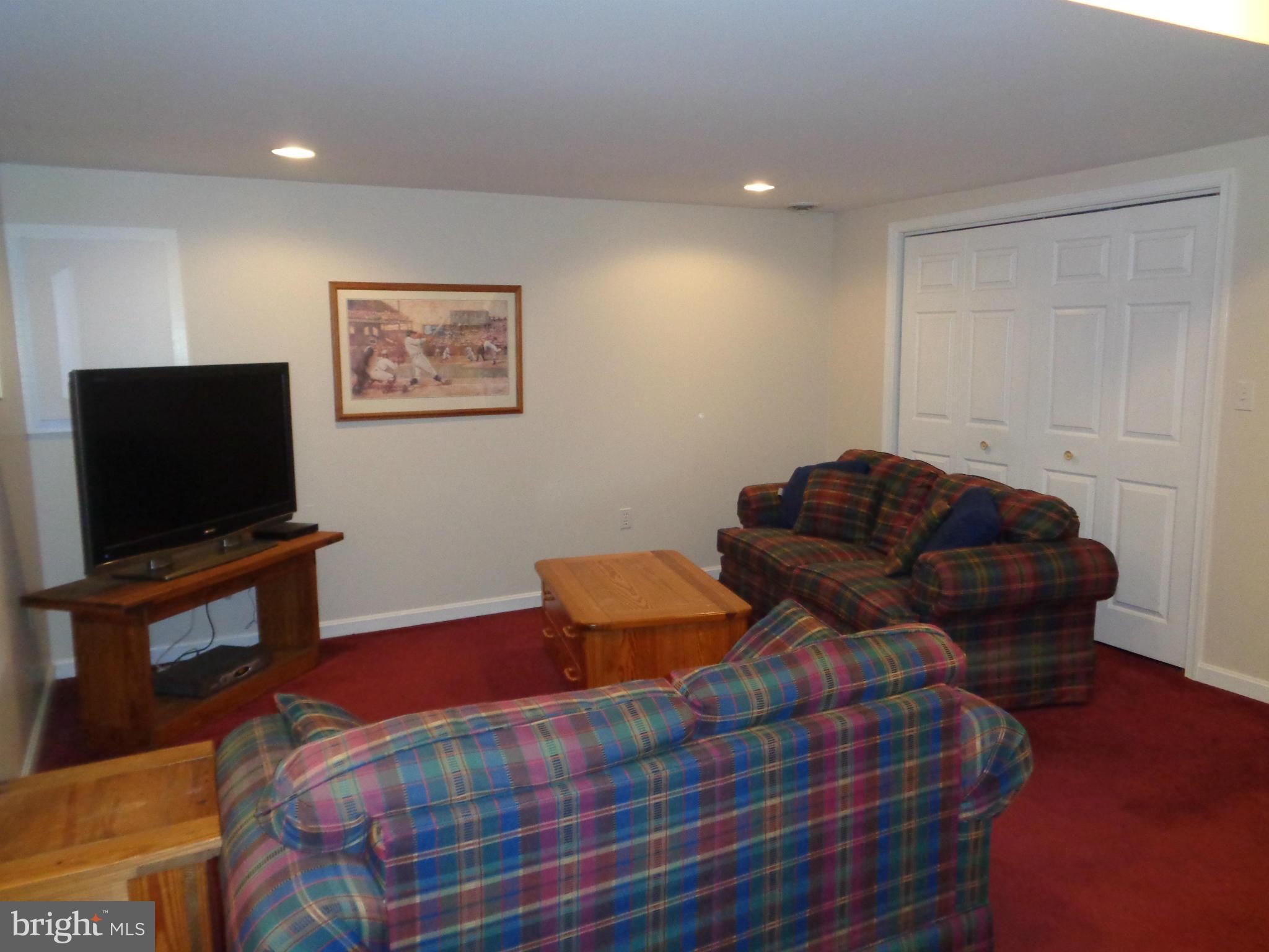 9104 Gardenia Road Baltimore, MD 21236 - Photo 22 of 30 Family Room