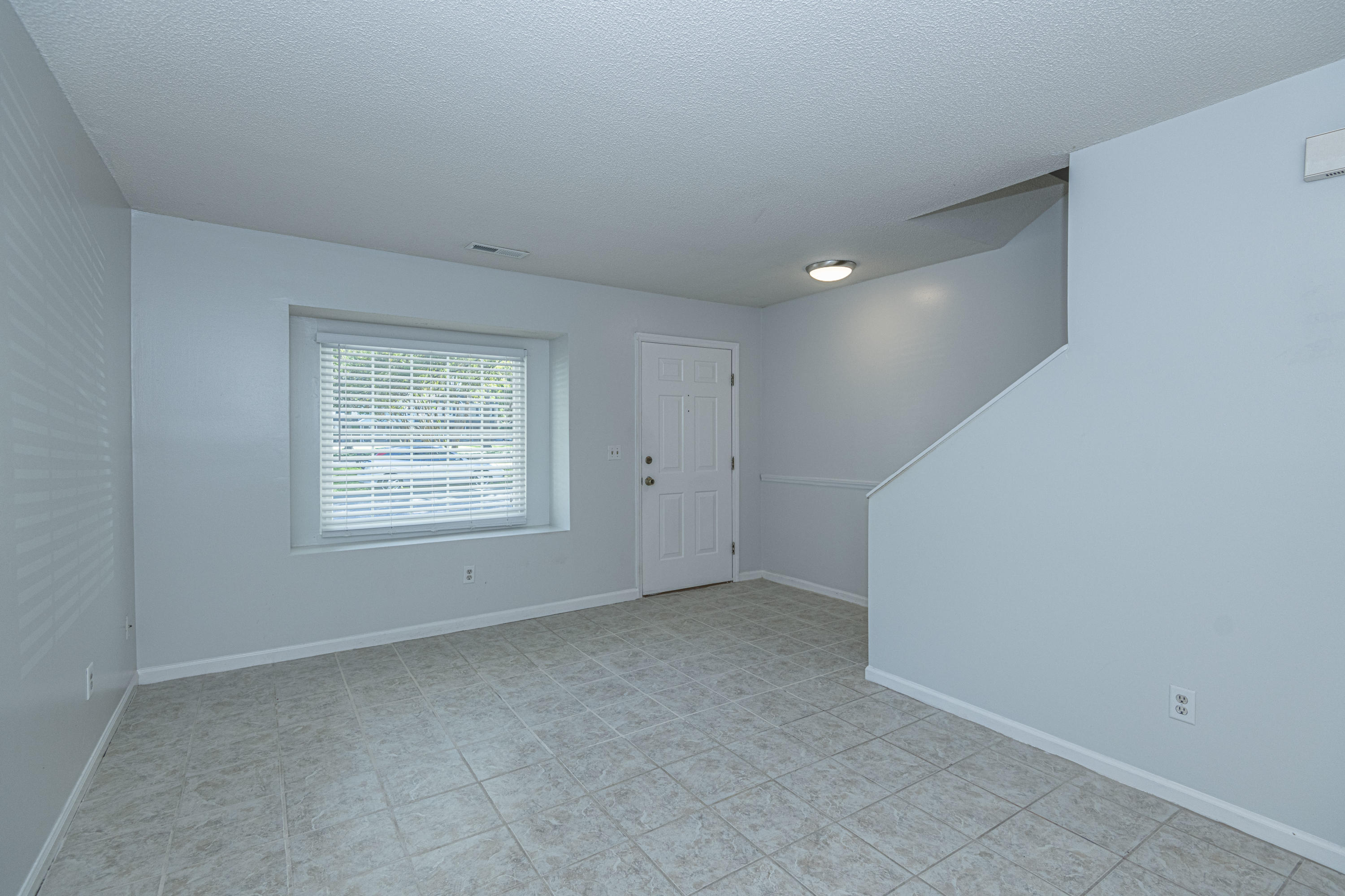 1049 Hunters Trace Mount Pleasant, SC 29464 - Photo 8 of 24 1049HuntersTrace10