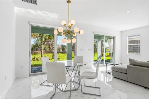 $669,000 | 1161 Haven Circle, Vero Beach, FL 32960