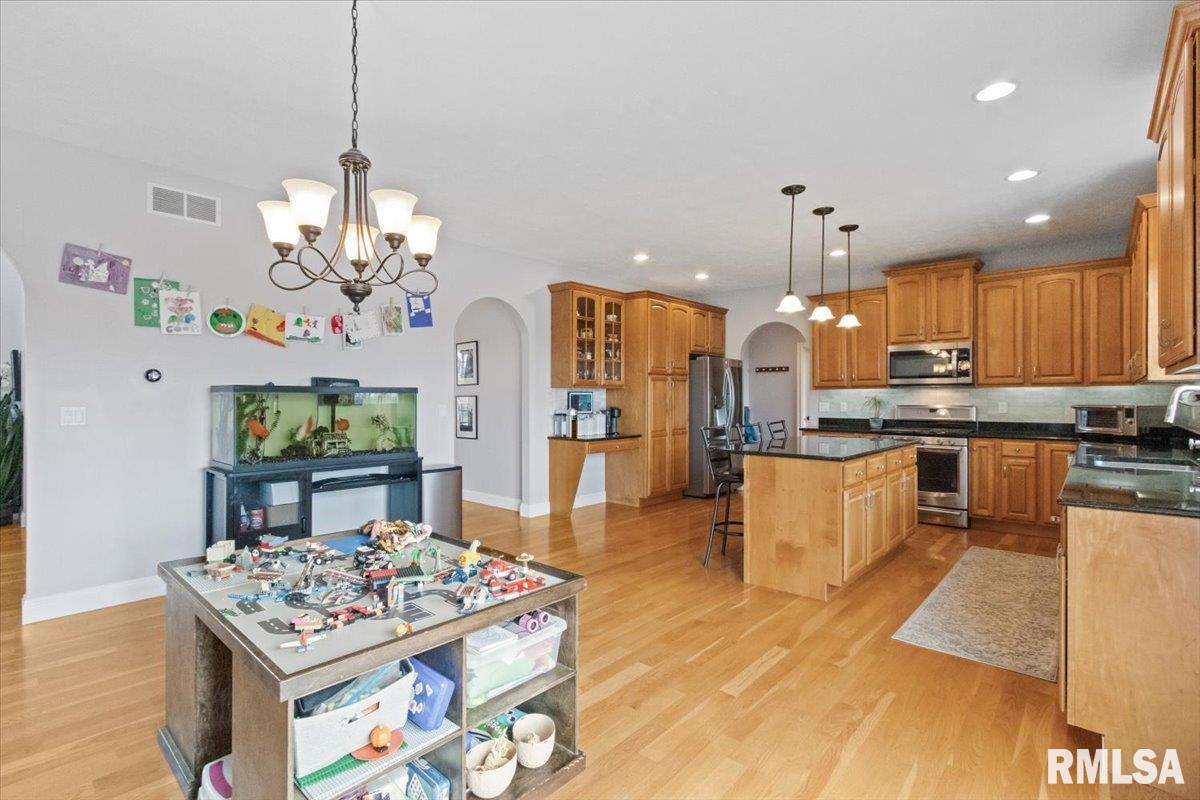1760 Kingsbury Road Washington, IL 61571 - Photo 22 of 85 Gallery Image 22