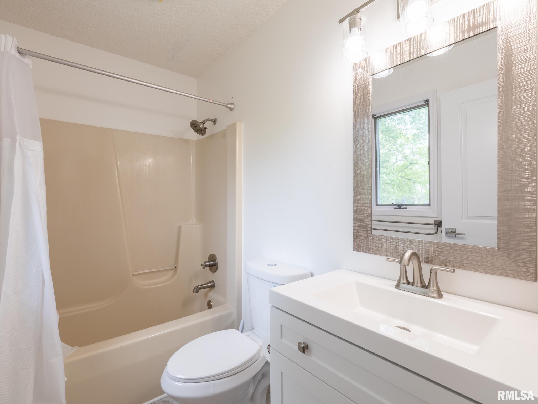 6607 North Camelot Road Peoria, IL 61615 - Photo 42 of 75