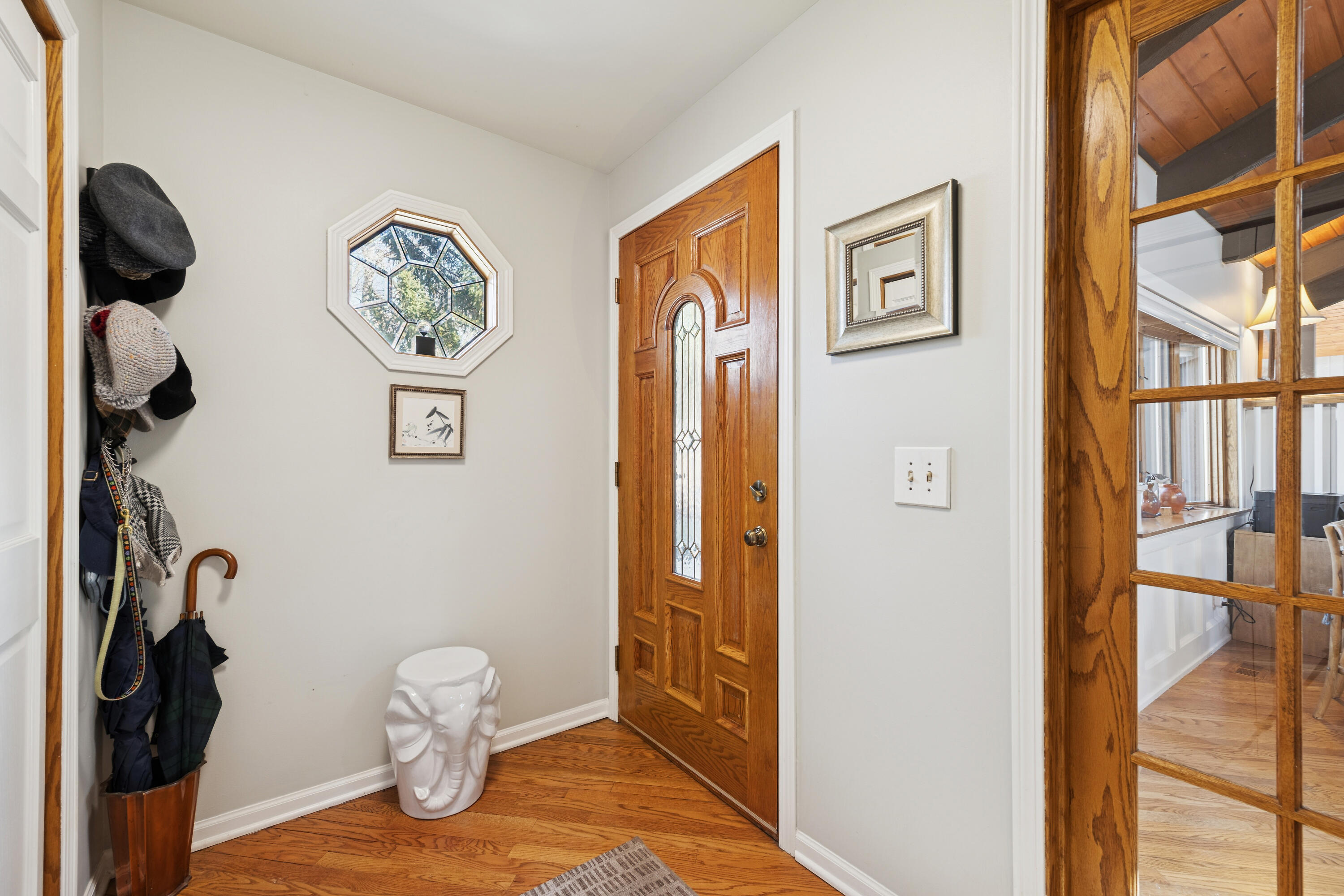 N2337 West Main Road Linn, WI 53147 - Photo 16 of 26 Foyer