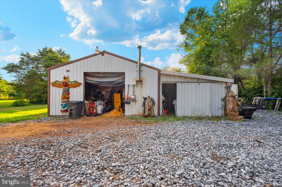 6704 Putman Road Thurmont, MD 21788 - Photo 16 of 70 Workshop