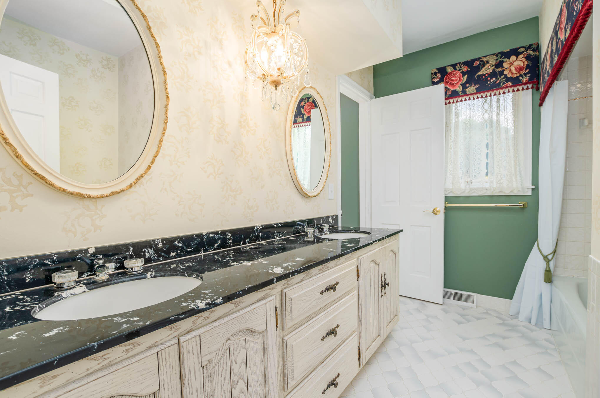 215 Dudley Road Fort Mitchell, KY 41017 - Photo 28 of 39