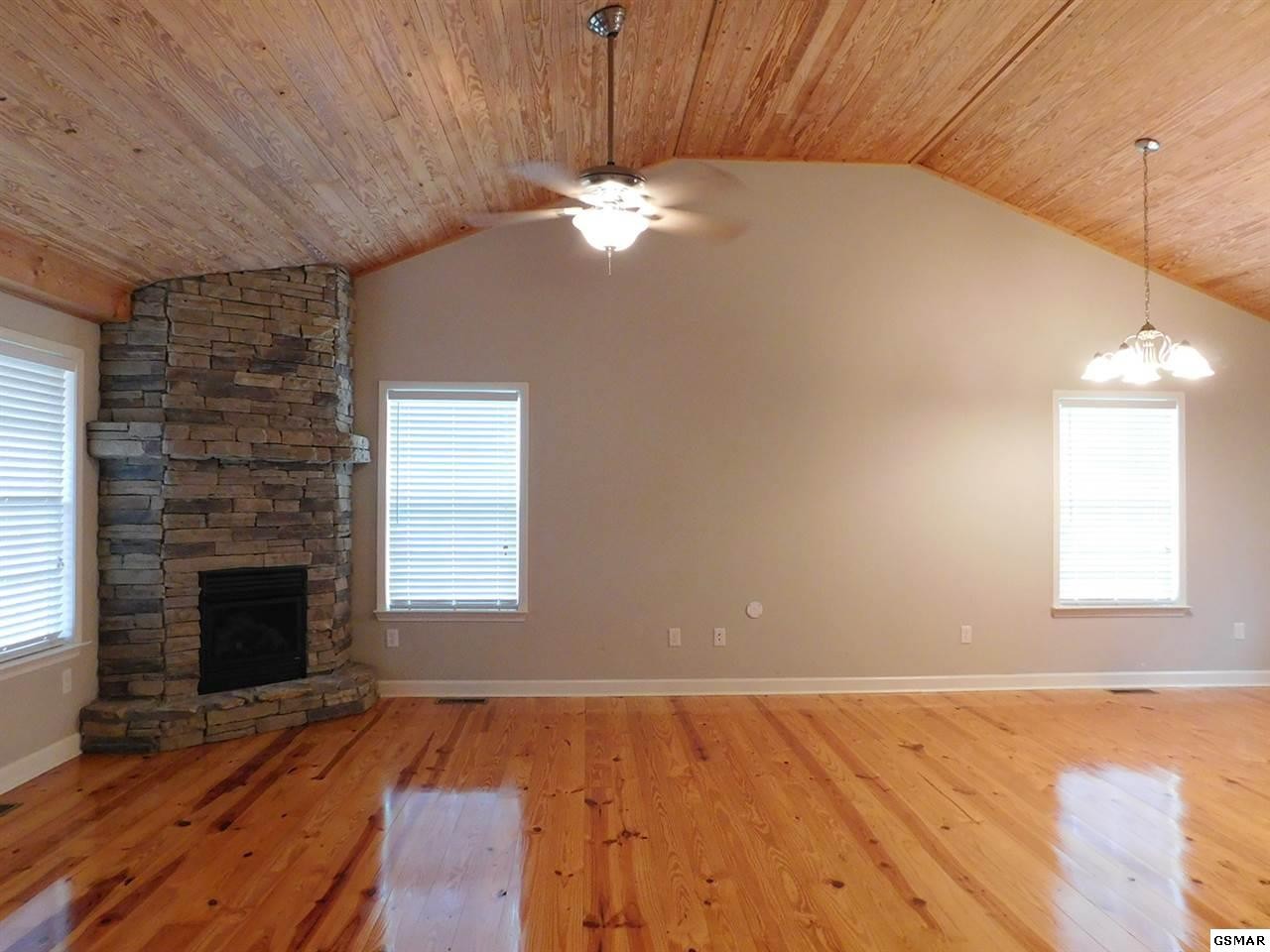 2720 Von Hill Road Dandridge, TN 37725 - Photo 10 of 21 Gallery Image 10