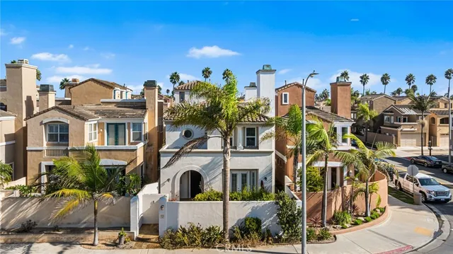 $2,799,000 | 304 Goldenwest Street, Huntington Beach, CA 92648